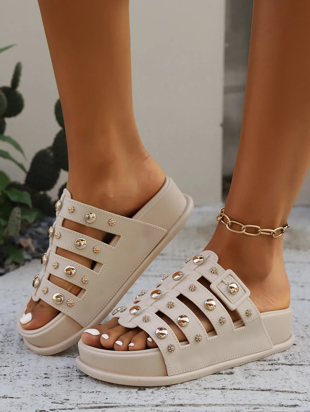 Summer Casual Sandals for Women, Leather Studded Flat Mid-Heel Roman Sandals, Open-Toe Design with Cross Straps, Slip-On Style, Mother's Day Gift
